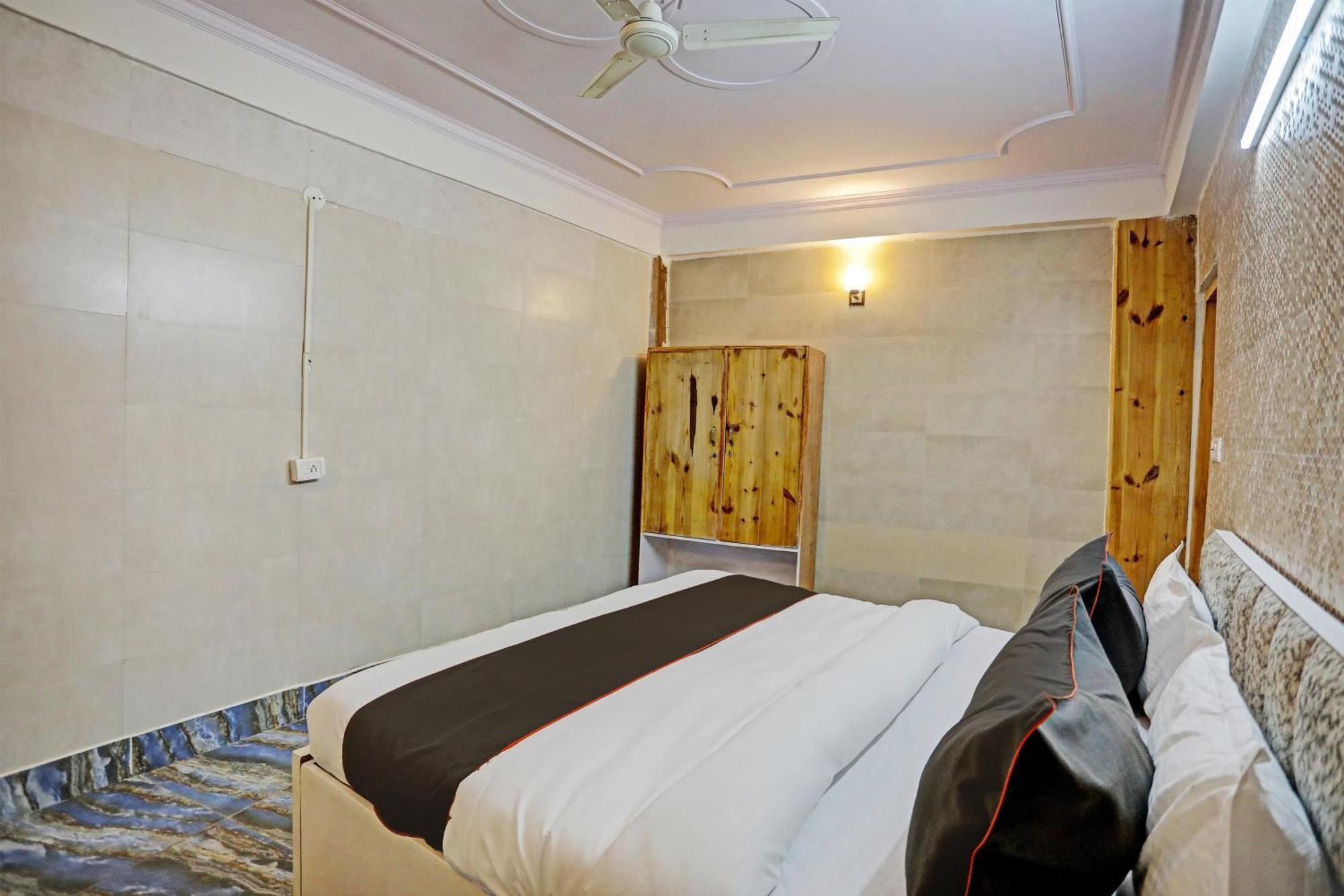 Super Umen Hotel Nearest Sector 66 Noida Exteriör bild