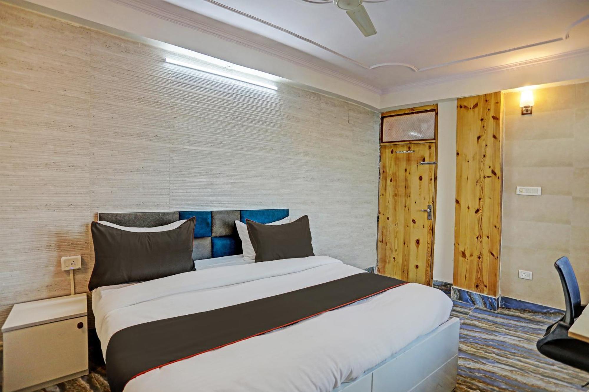 Super Umen Hotel Nearest Sector 66 Noida Exteriör bild