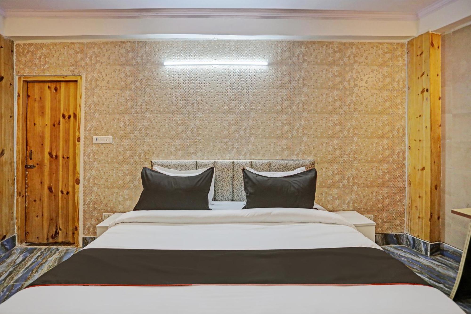 Super Umen Hotel Nearest Sector 66 Noida Exteriör bild