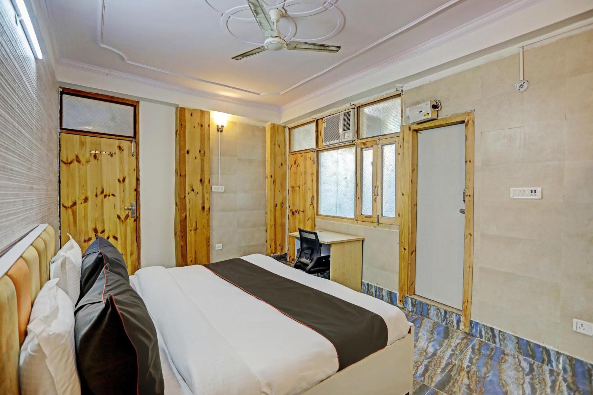 Super Umen Hotel Nearest Sector 66 Noida Exteriör bild